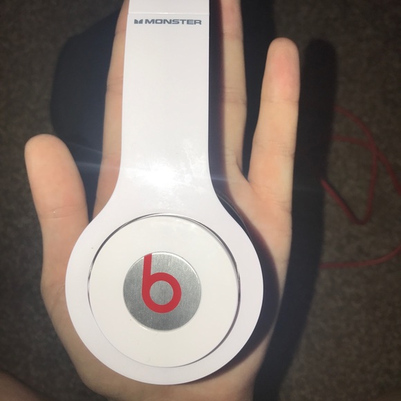 Beats Headphones: GREAT Condition!! - Picture 2 of 4